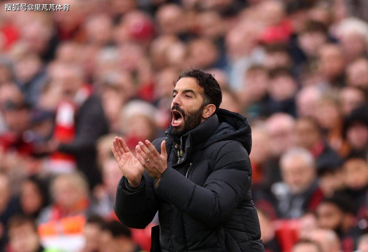 从过街老鼠到希望之帅：曼联支持度经过山车，这就是老特拉福德